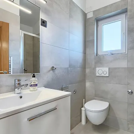 Apartament La Mer-3 By Interhome Pula