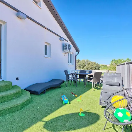 Apartamento La Mer-3 By Interhome Pula